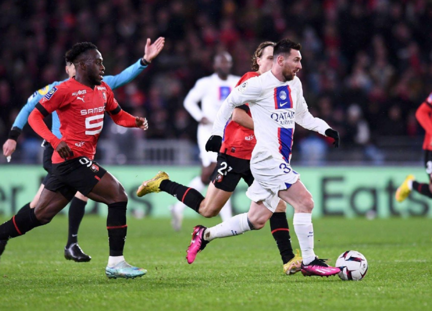 欧博体育 -赛地聚焦：法国杯今晚热度飙升，夏洛特黄蜂单刀错失，引发热议，团队化学反应显著(巴黎圣日耳曼vs托特纳姆热刺比分预测)