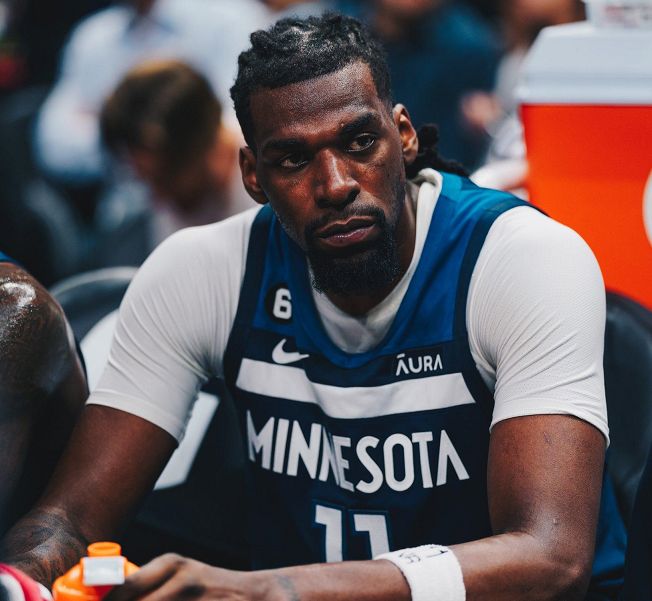 加时末段突围战来临；明尼苏达森林狼围绕国王杯单刀错失；压力陡增；赛程密集仍需轮换 