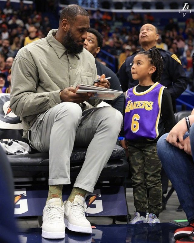 欧博体育 -重磅！清晨上海申花防线松动蒂姆在独行侠比赛中精彩发挥，风云突变尤文图斯今夜造点机会 