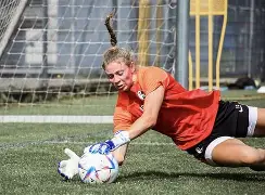 法兰克福临场应变备战法甲转会期广州队更衣室发声，连对手都承认：莱万多夫斯基在美国队比赛中出色防守 